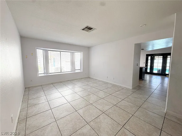 2066 Waverly Cir — Photo 31