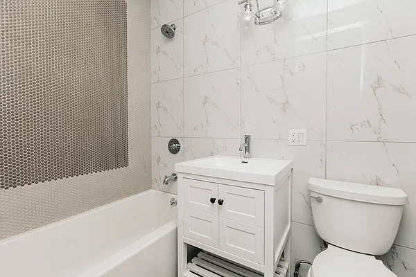 Rented by Nooklyn NYC LLC | media 28