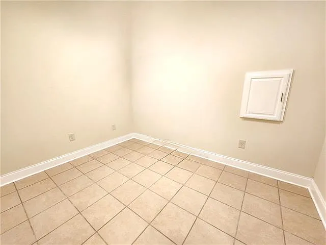 12801 River Rd — Photo 15