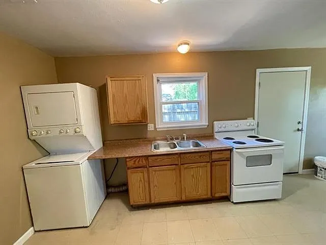 210 N Ruland St #B — Photo 5