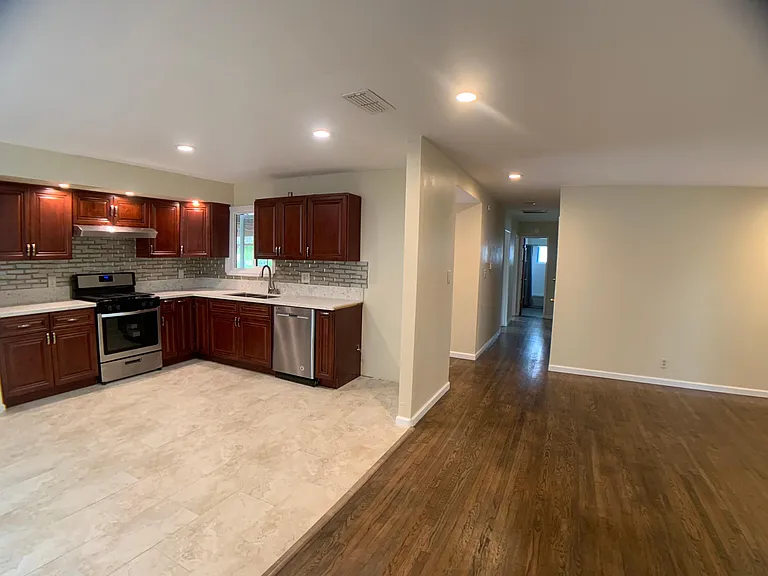 7652 Nancy Dr — Photo 15
