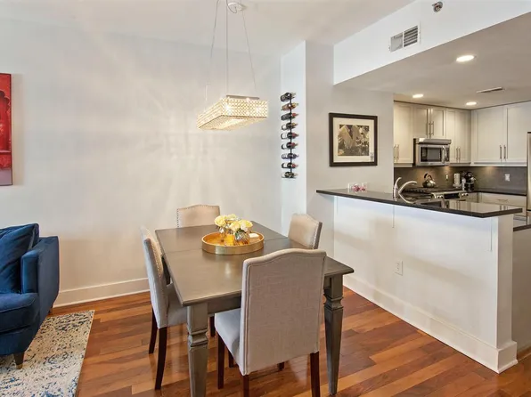 800 Jackson Street image 8 of 14