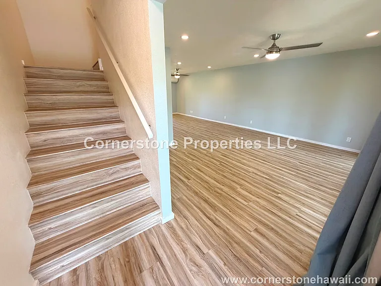 98-1692 Kaahumanu St #C — Photo 2