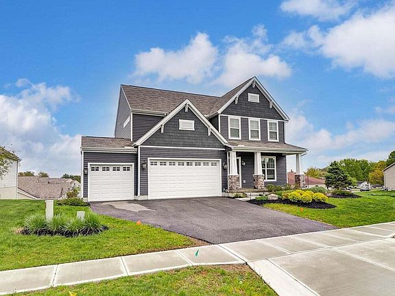 2nd image of 934 Thorn Hill Pl