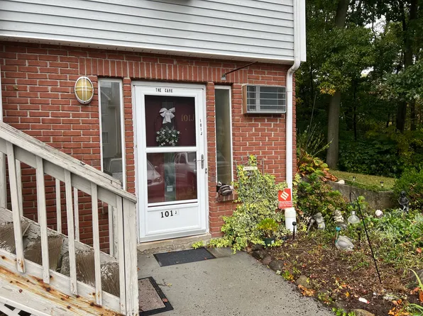 925 Oronoke Road #101J, Waterbury, CT 06708