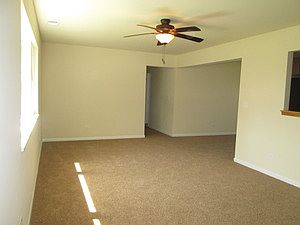 5th image of 370 Westgate Dr