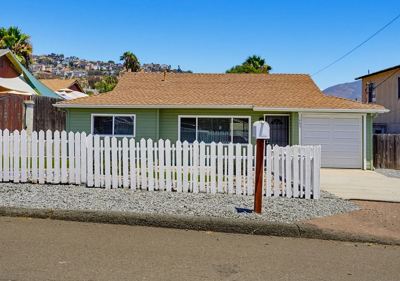 Beautifully Updated 3-Bedroom Home with Large Yard, Garage & Included Appliances! — Photo 4