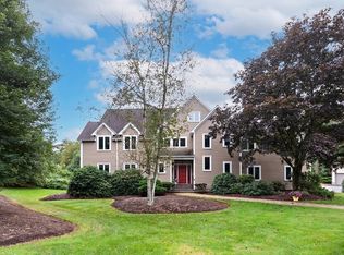 2 Fieldstone Ln, Natick, MA 01760