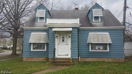 1st image of 23480 Hartland Dr