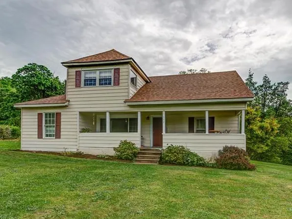 137 Church Rd, Fairview, NC 28730