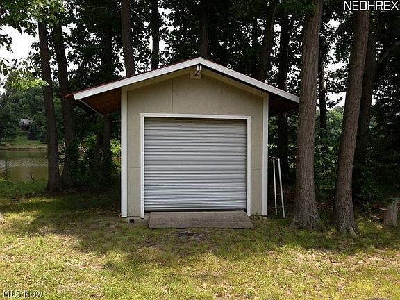 4th image of 1285 Meadowbrook Blvd