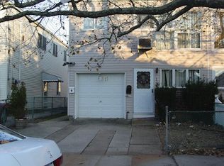 14967 256th St #2, Rosedale, NY 11422