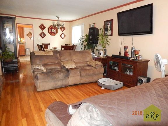 4th image of 1438 E 104th St