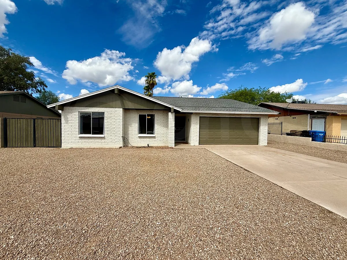 3 bed, 2.0 bath, 1532 sqft, $2,200 — Photo 1