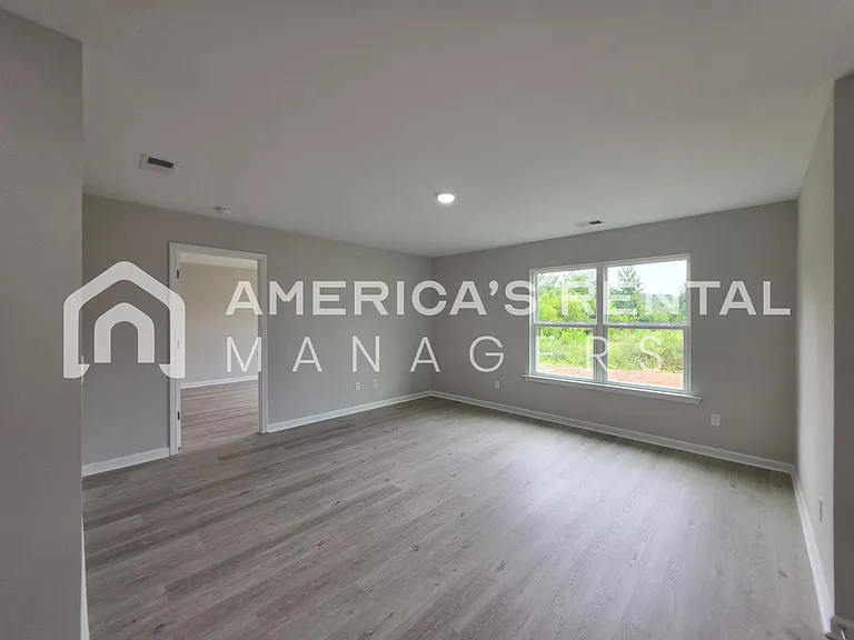 10304 Squires Way — Photo 34