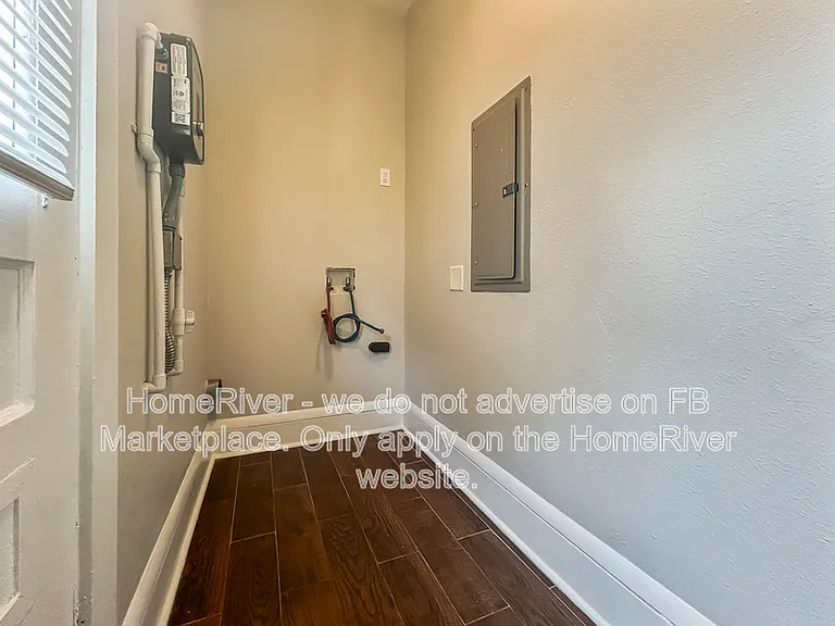 811 Broxton St — Photo 7