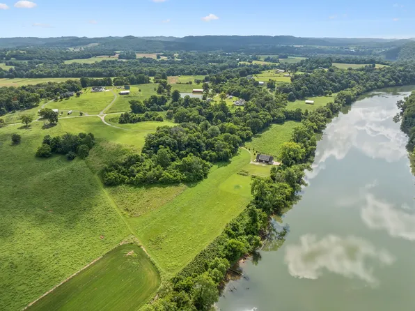 365 Kennys Bend Ln, Carthage, TN 37030