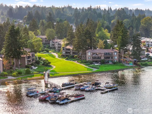 17498 NE 40th Place #I1, Redmond, WA 98052