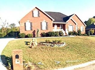 402 Ross Springs Dr, Maryville, TN 37803