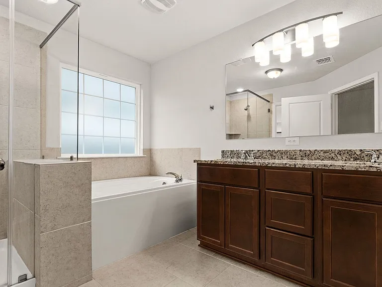 7101 McGregor Loop — Photo 10