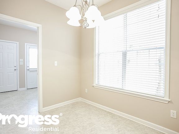 4th image of 8528 Shady Elm Dr