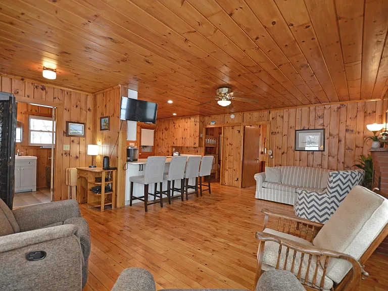 604 Kings Hwy — Photo 9
