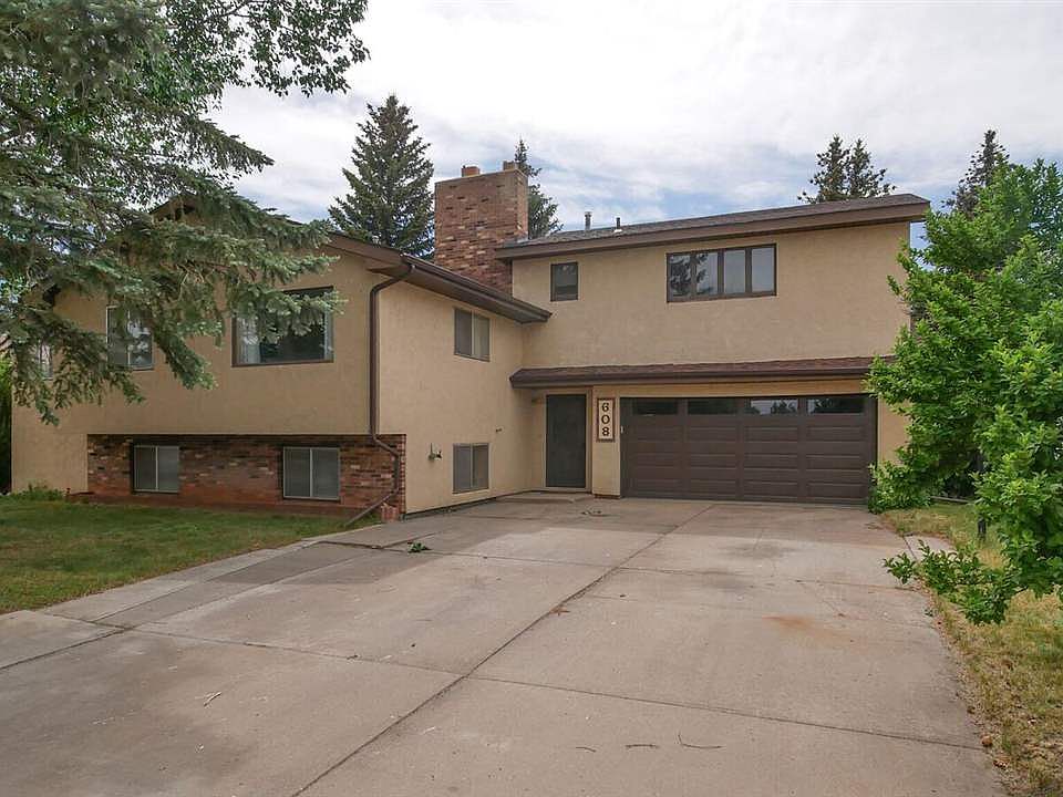 1st image of 608 S 26th St