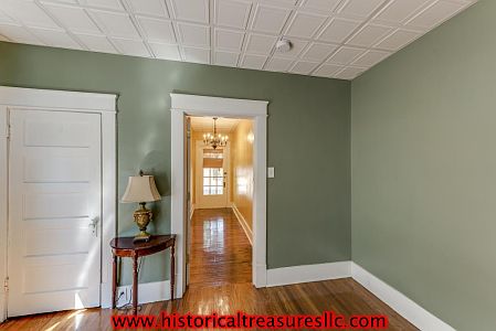 5th image of 904 Madison St APT 3