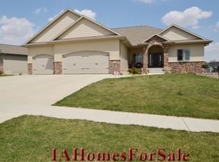 210 Sunflower Dr, Fairfax, IA 52228
