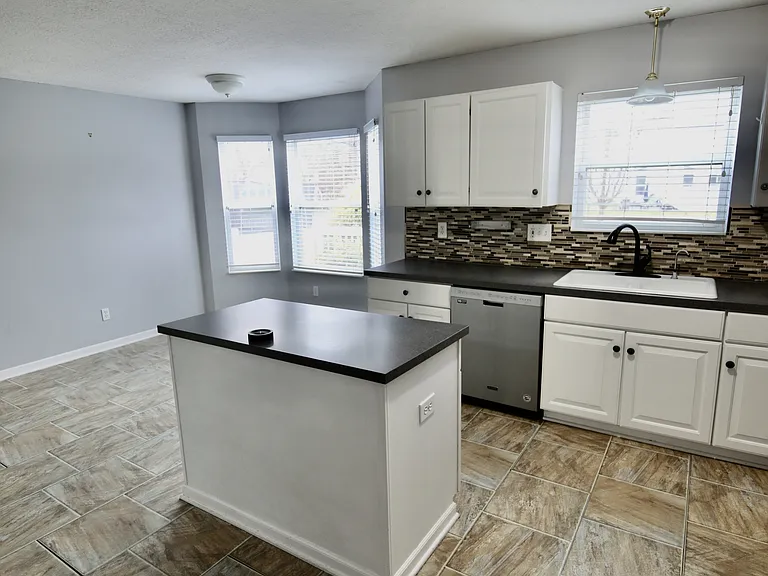 4400 Greensbury Dr — Photo 14