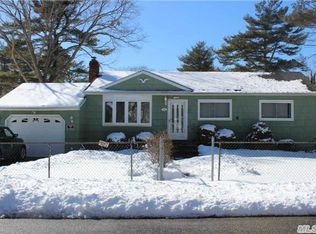 54 Monroe Ave, Brentwood, NY 11717