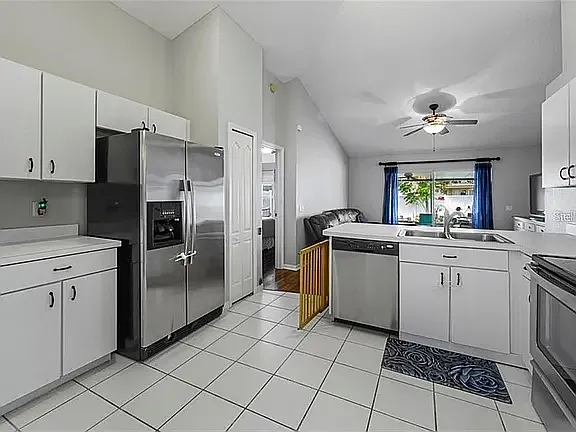 3 bed, 1440 sqft, $2,300 — Photo 3