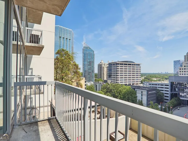 3324 Peachtree Rd NE #915 — Photo 22