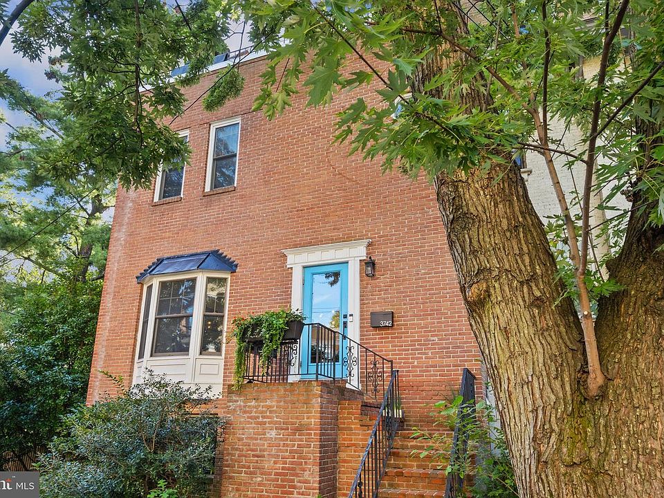 1st image of 3742 Jocelyn St NW