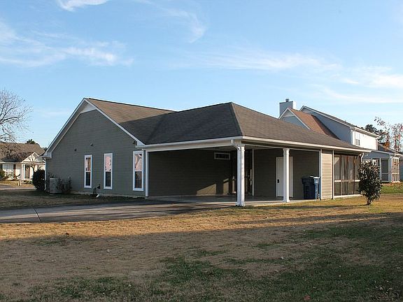 3rd image of 121 Buck Creek Dr