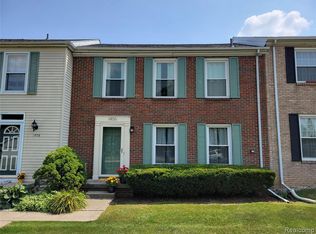 1406 Cedarwood Dr, Flushing, MI
