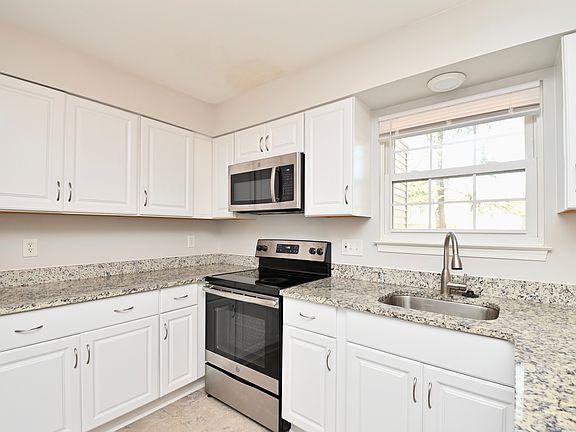 3rd image of 6128 Rocky Way Ct