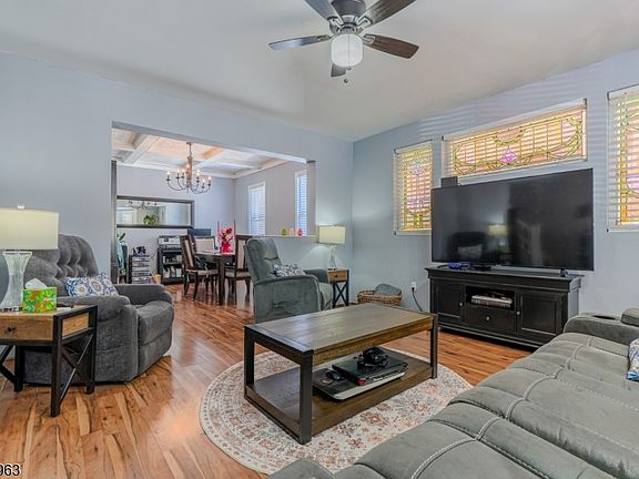 5th image of 39 Hobart St