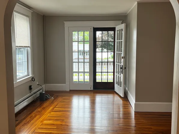 92 Lyman St APT 1, South Hadley, MA 01075