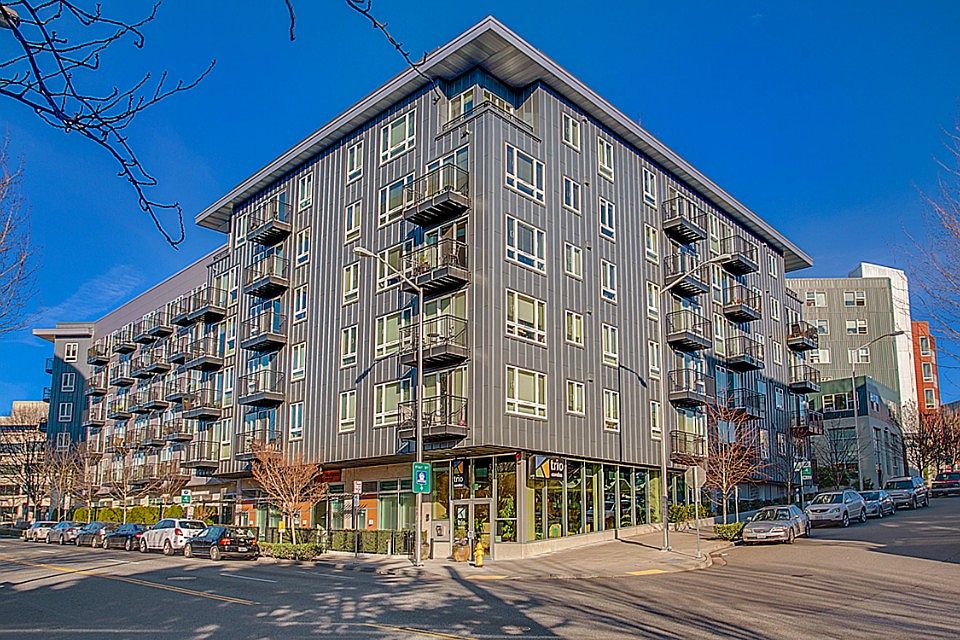 1st image of 3104 Western Ave Unit 216