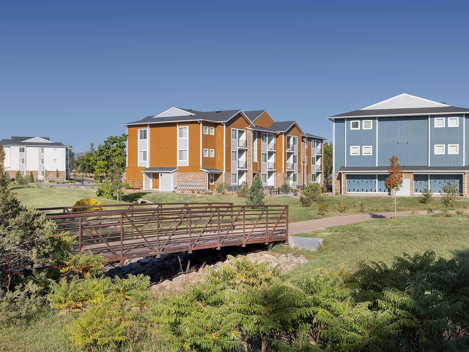 Rendezvous Trail Apartments — Photo 2