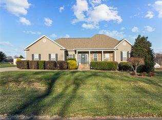 396 River Run Dr, Reidsville, NC 27320