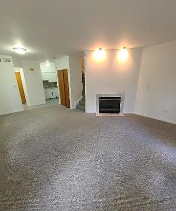 3rd image of 3312 N Southport Ave #2