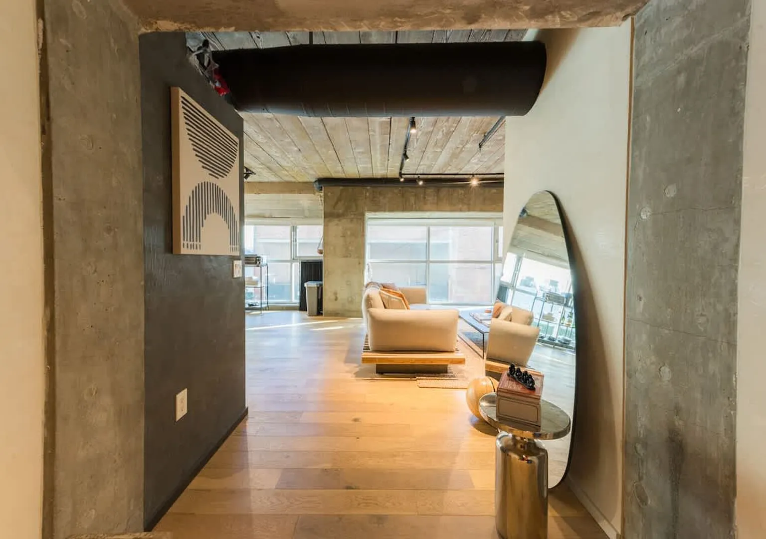 Arts District Japandi-Style Loft W/prkng+pool — Photo 1