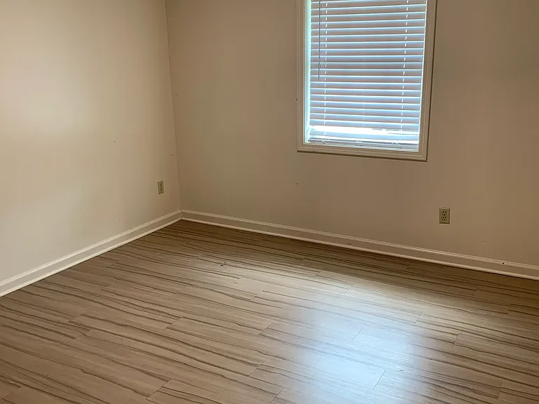1029 Lawhorne Dr — Photo 15