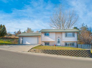 7061 S Valley Heights Dr, Boise, ID 83709