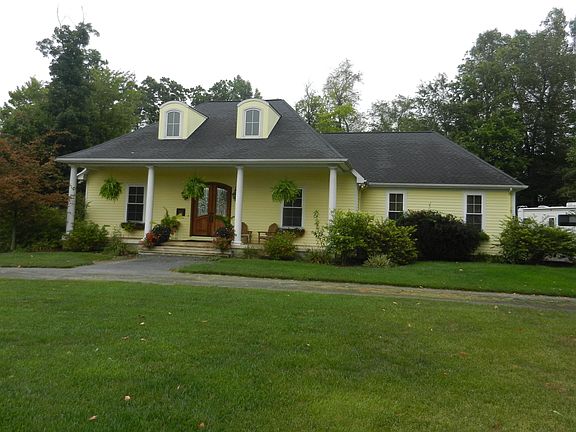 2nd image of 464 Hillside Dr S