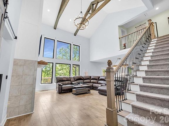 5th image of 1194 99 Island Rd