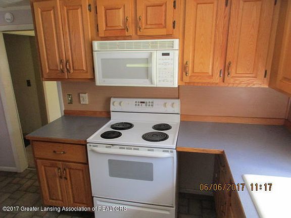 5th image of 924 S Park St
