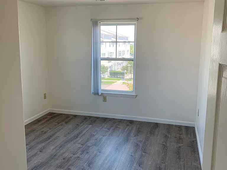 172 Sea Grass Ln #B — Photo 3